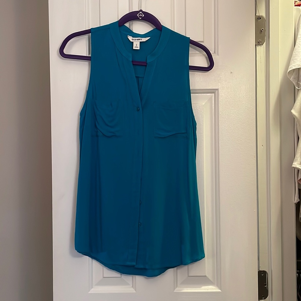 Teal sleeveless blouse